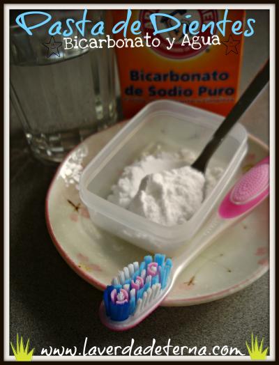 Pasta dental de bicarbonato de sodio y agua